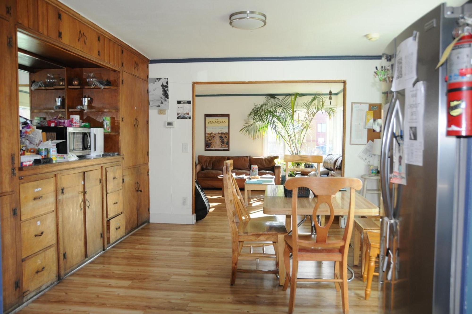 Base Camp Anchorage Hostel Екстер'єр фото